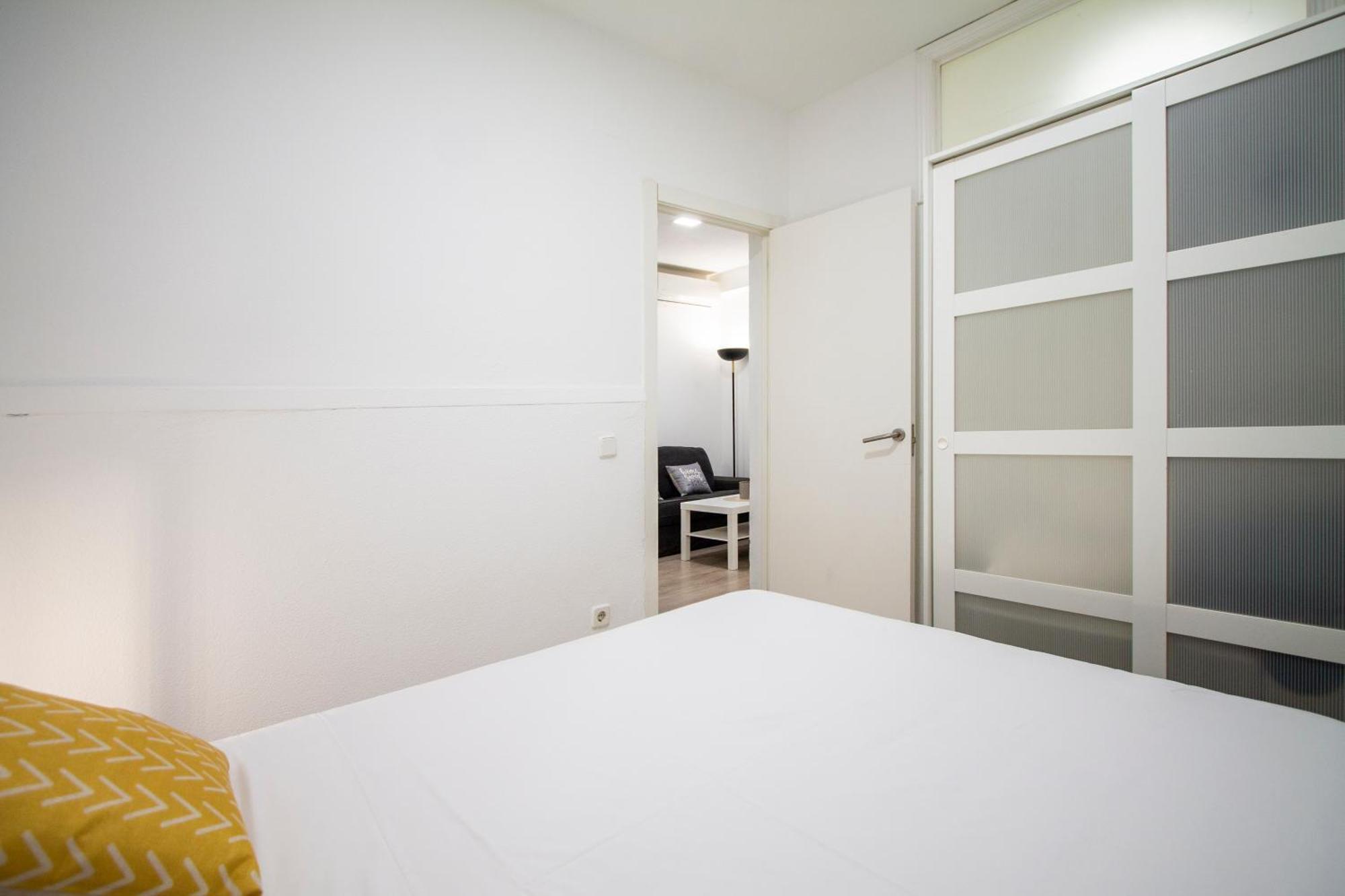 Apartamentos Tetuan Sandino Madrid Exterior photo